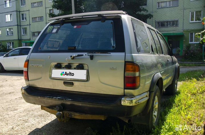 Nissan Pathfinder, 1999