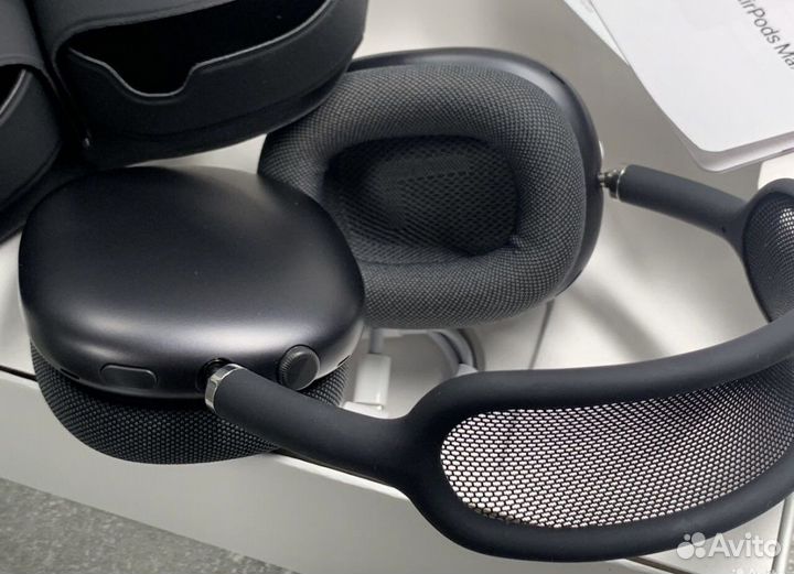 Airpods Max (2023, Черный и серебро)