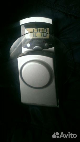 Весы с часами настенные