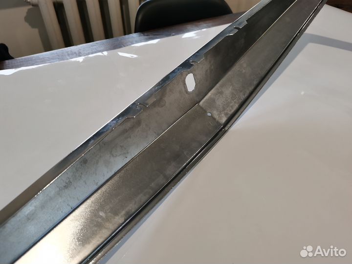 Хром-рамка решетки радиатора Mercedes W116