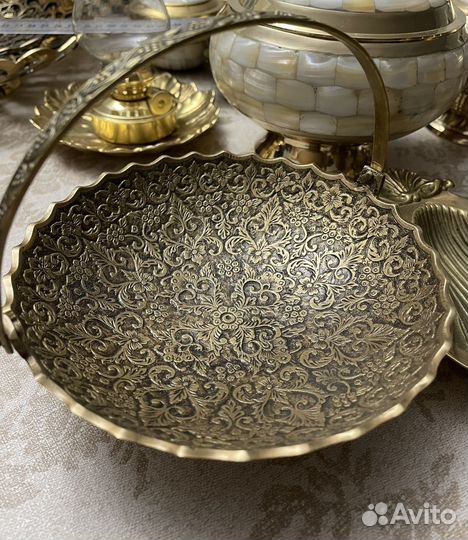 Конфетница на ножке