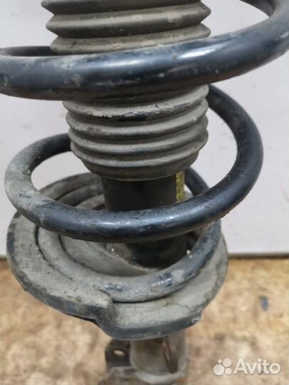 Стойка передняя левая Chevrolet Captiva C 140 2.2