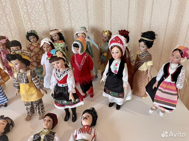 Куклы в костюмах народов мира
