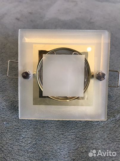 Светильник точечный