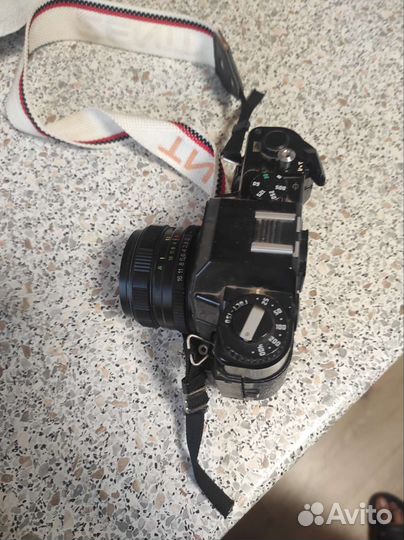 Пленочный фотоаппарат зенит