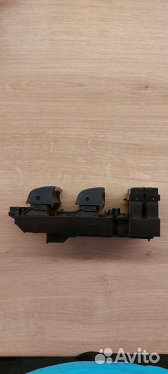 Блок управления стеклоподъемниками Toyota