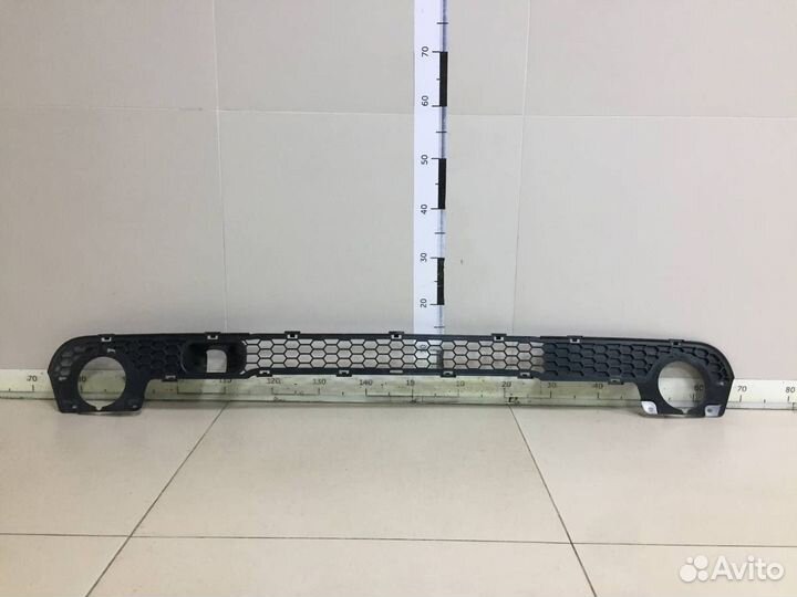 Решетка в бампер центральная Chevrolet Niva 2002-2009