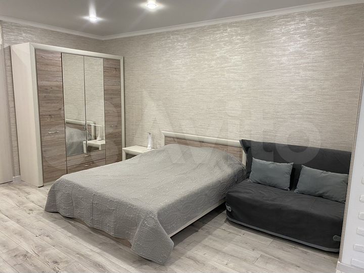 Квартира-студия, 42 м², 1/7 эт.