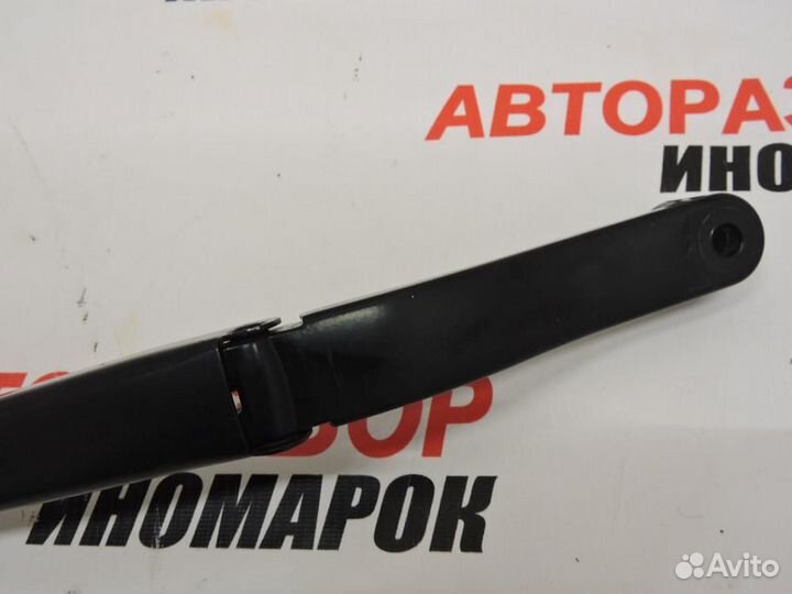 Поводок стеклоочистителя передний правый Mazda Maz