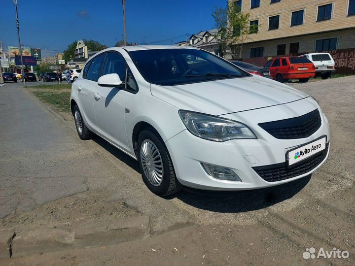 Opel Astra 1.4 МТ, 2010, битый, 181 560 км