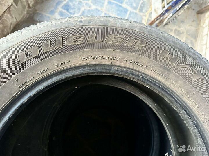 Bridgestone Dueler H/T 687 225/65 R17