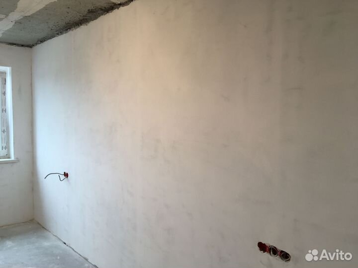 Штукатурка и стен, поклейка обоев