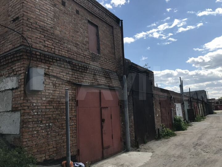 Гараж, > 30 м²