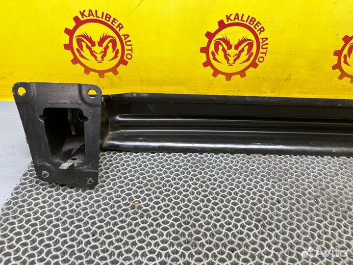 Усилитель бампера задний Volkswagen Passat 7