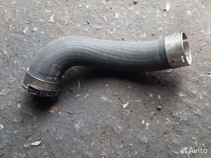 Патрубок интеркулера Мерседес C класс W204