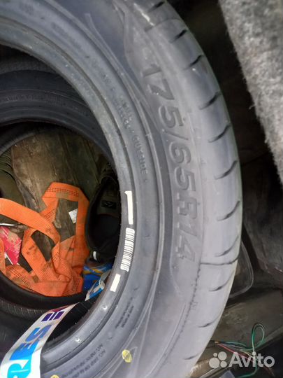 Viatti Strada 2 (V-134) 175/65 R14 86