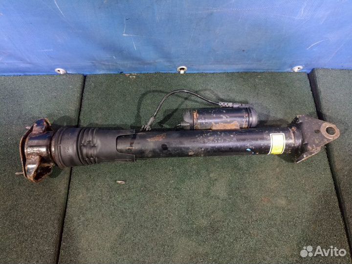 Стойка пневматическая задняя левая Mercedes-Benz