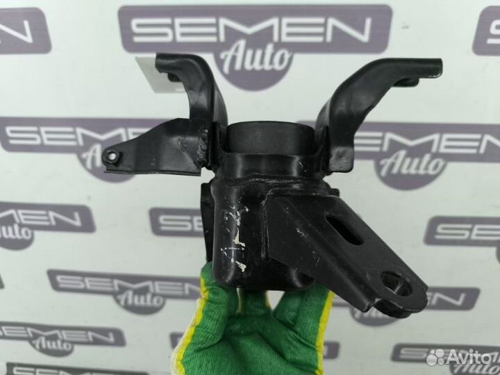 Подушка двигателя правая Toyota Auris E150 1ZR-FE