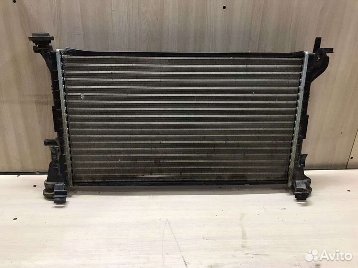 Радиатор охлаждения Ford focus 1 2,0