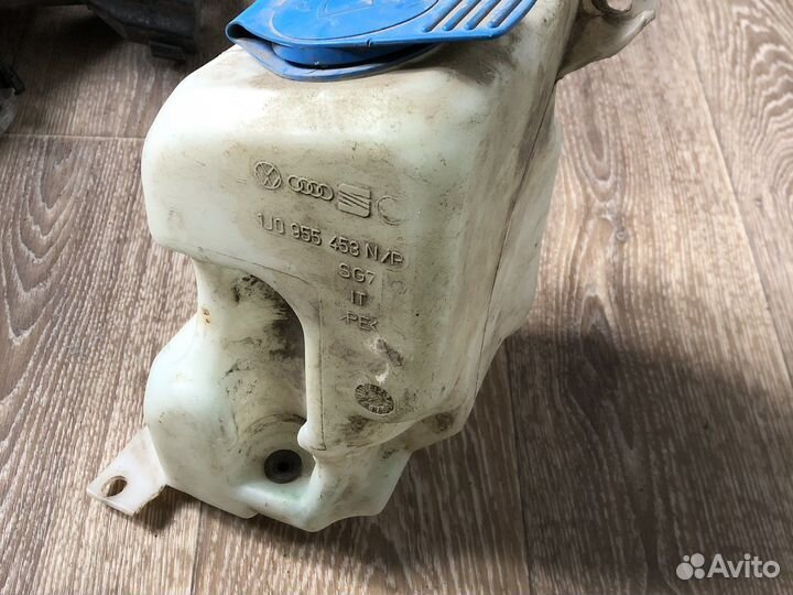 Бачок омывателя VAG 1J0955453N/P