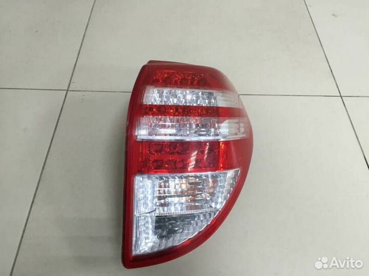 Фонарь задний правый Toyota RAV4