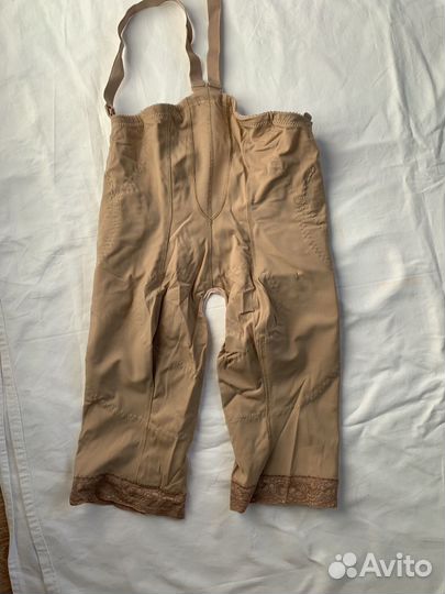 Компрессионный бандаж выше колен бежевый