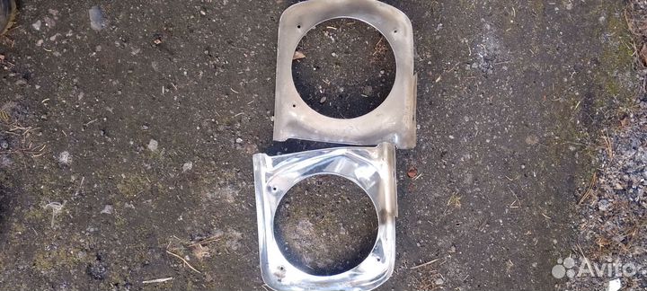 Ободок фары газ 24