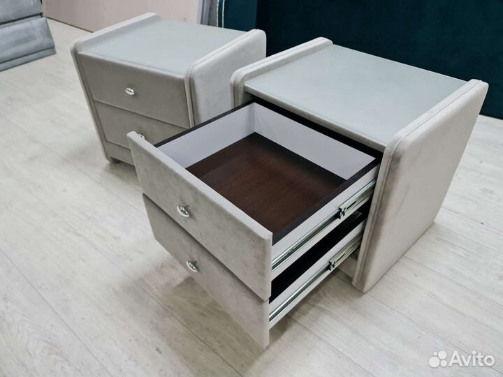 Прикроватные тумбы