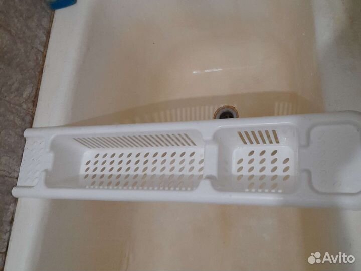 Полка на ванну