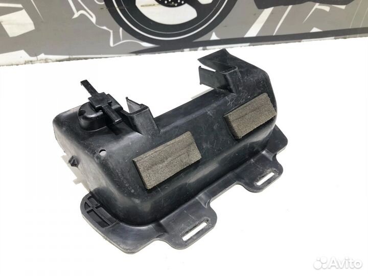 Крышка АКБ Suzuki SV 400 S 2003г