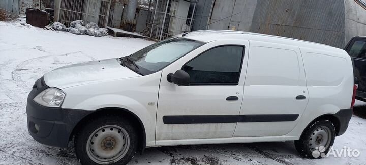 Чехлы на Ларгус фургон