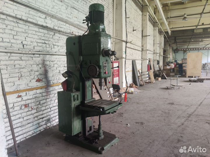 Вертикально-сверлильный станок 2Н135 бу