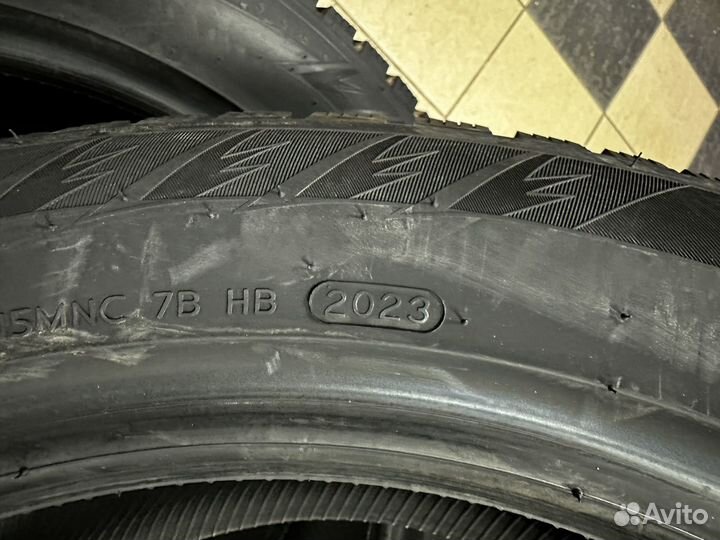 Hankook Winter i'Pike X W429A 255/50 R20 109T