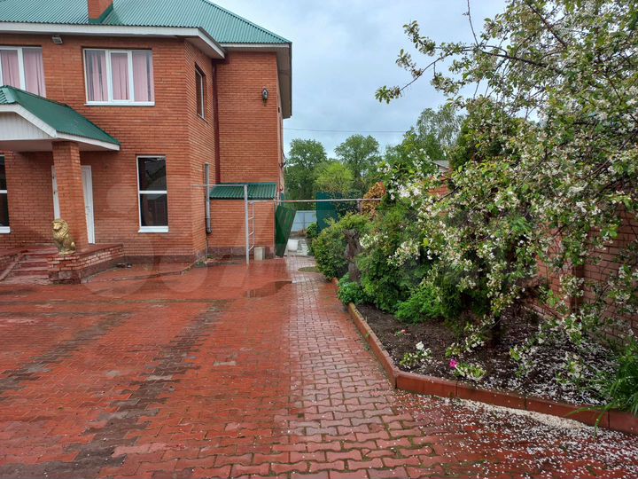 Коттедж 450 м² на участке 20 сот.