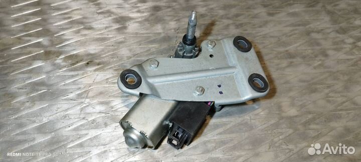 Моторчик заднего стеклоочистителя (дворника)