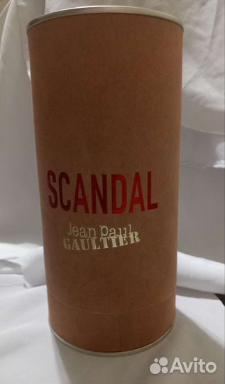 Пустые флаконы и коробка от духов