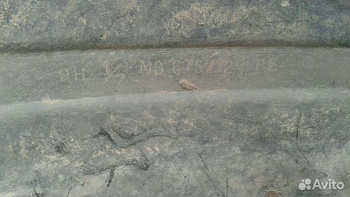 Подкрылок Мицубиси паджеро 2