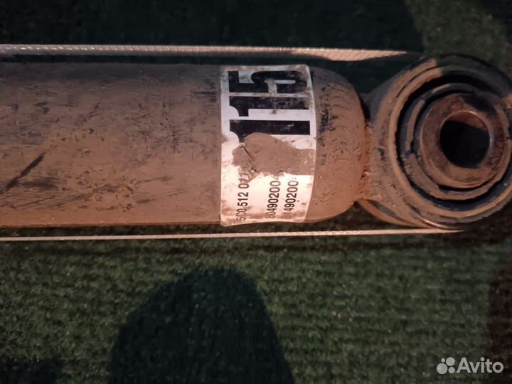 Стойки амортизаторы задние Фольксваген