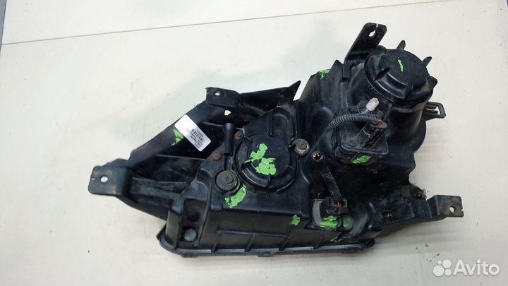 Фара (передняя) Hyundai Terracan, 2003