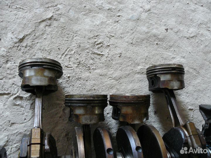 Поршень с шатуном 1,6 NFU Peugeot 307 Пежо 307