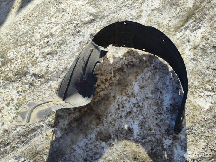 Подкрылок передний правый Mazda Mpv LW3W 2005