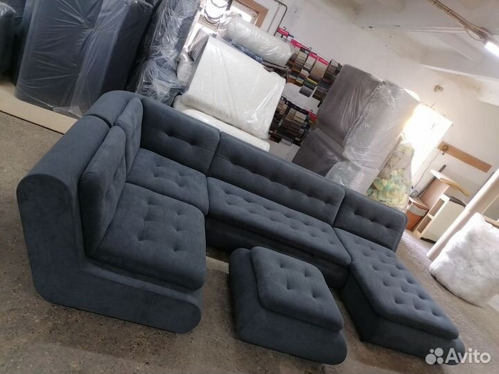 Большой угловой диван