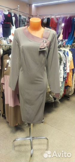 Платье серое с розовой отделкой