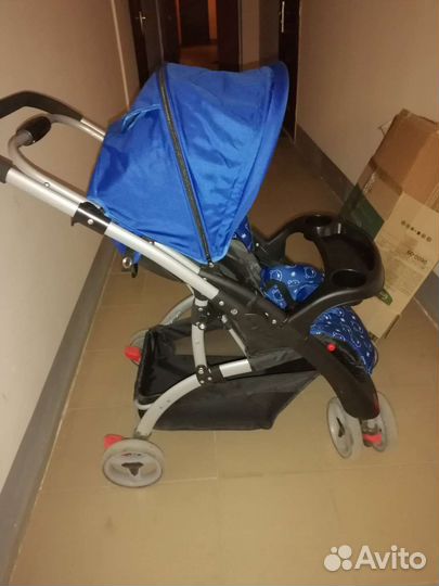 Прогулочная коляска