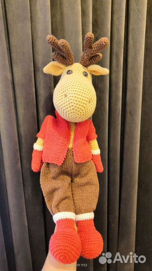 Олень новогодний вязанная игрушка