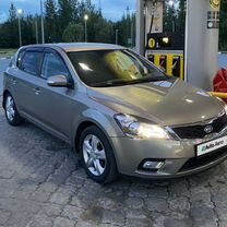 Kia Ceed 1.6 AT, 2011, 127 940 км, с пробегом, цена 950 000 руб.