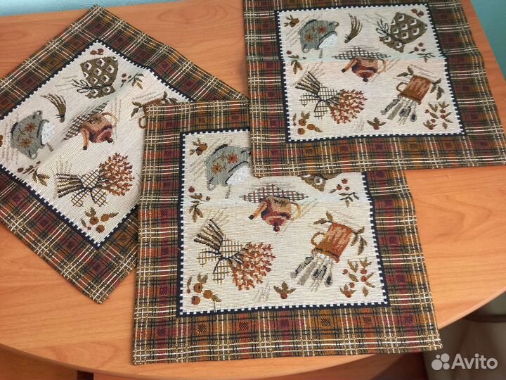 Изысканные гобеленовые салфетки комплект