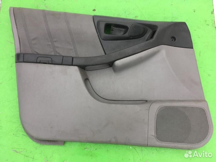 Обшивка двери комплект Субару Форестер 10