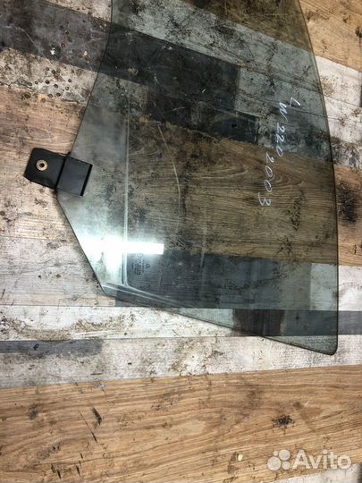 Стекло переднее левое Mercedes-Benz S500 03г