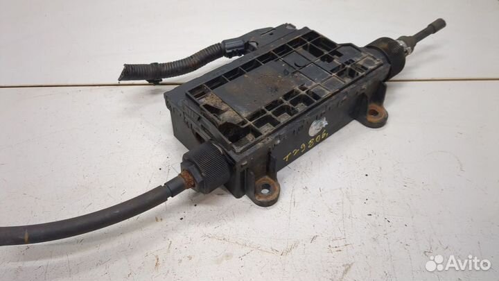 Электропривод ручного тормоза Toyota Avensis 3, 20